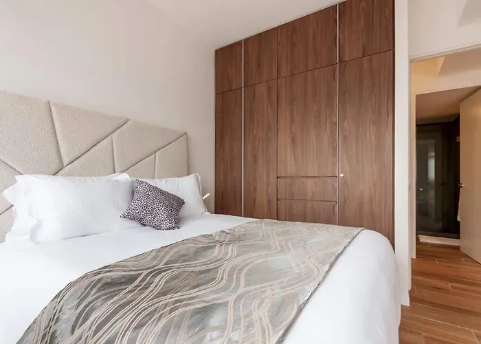 Luxury High-rise Panoramic Apartment, Polanco 3bd *